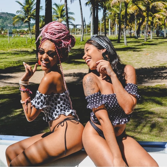 2 colors. - Picture 2 of 4